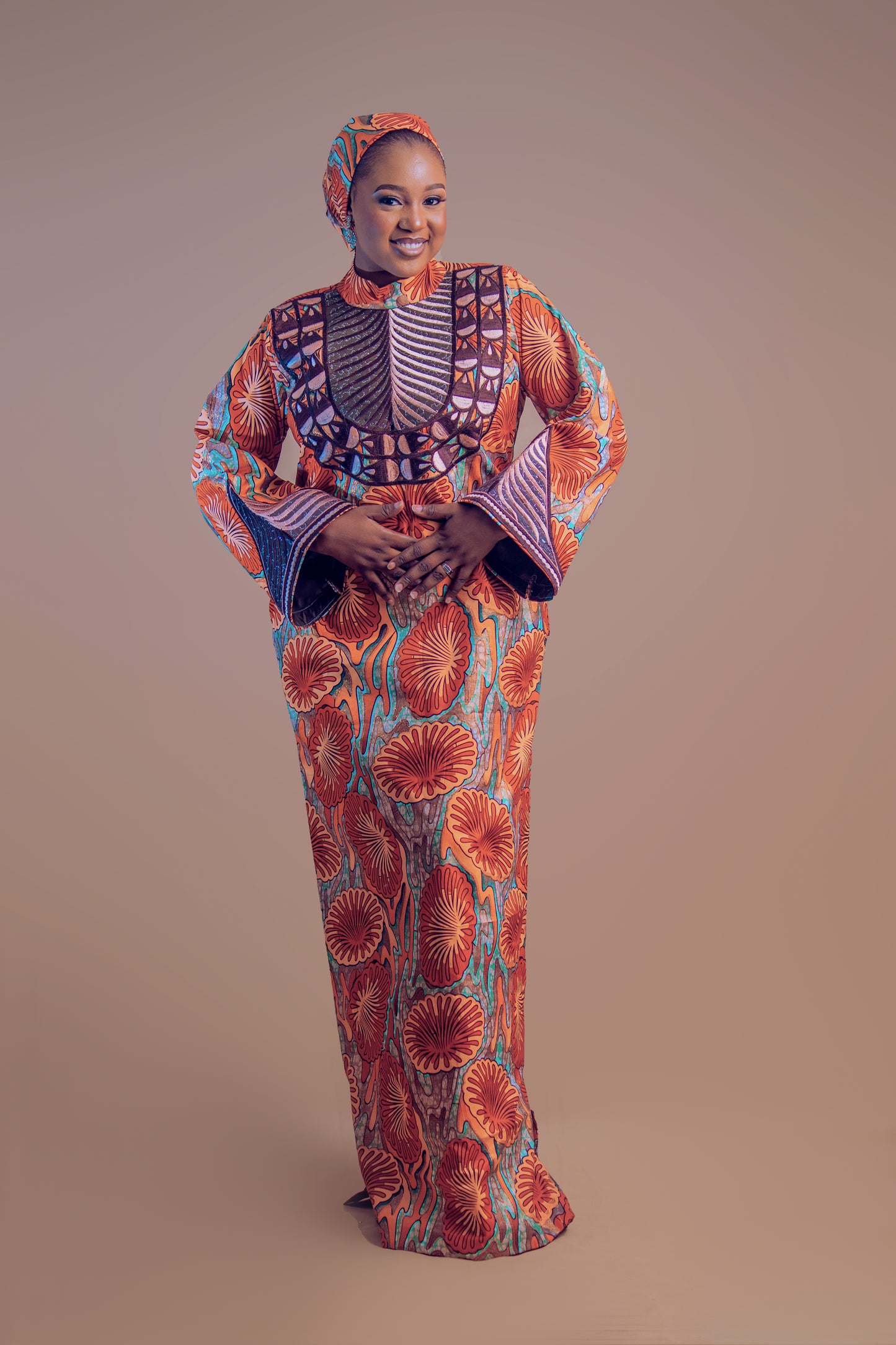 EXCLUSIVE STRAIGHT EMBROIDERY DRESS